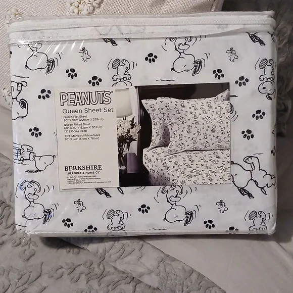 Peanuts Queen Sheet Set by Berkshire Blanket & Home Co. - Picture 2 of 2